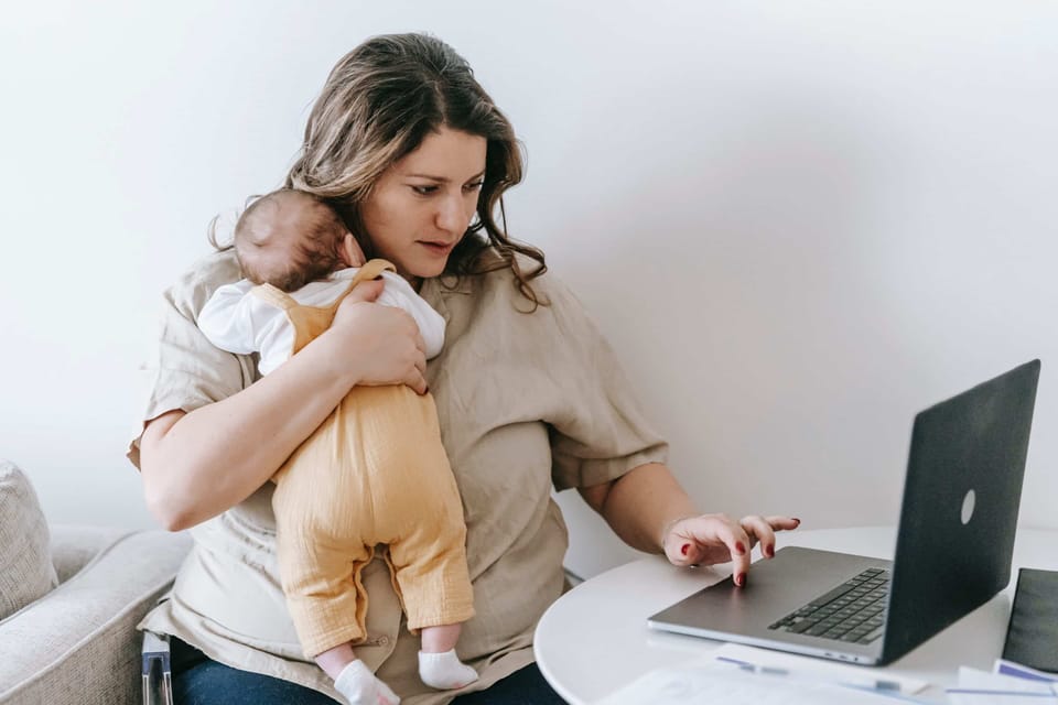 Navigating Imposter Syndrome in New Moms: Embracing the Journey